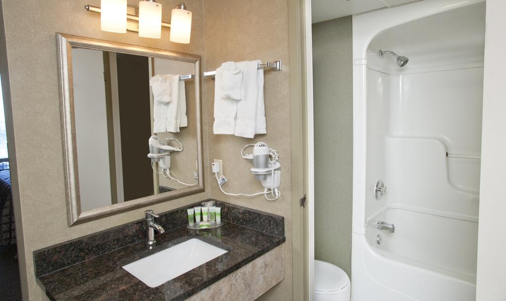 Suite Tour 2 Lits Queen-Size - Vue sur Chutes