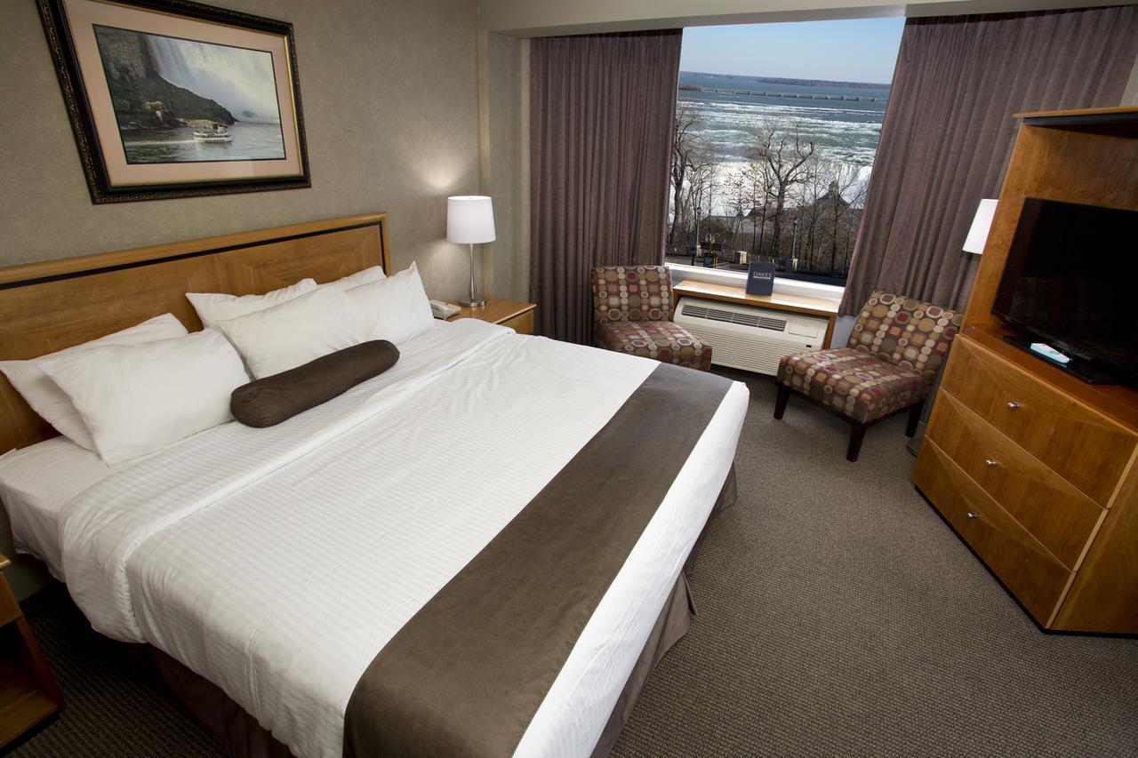 Chambre Tour 1 Lit King-Size - Vue sur Chutes